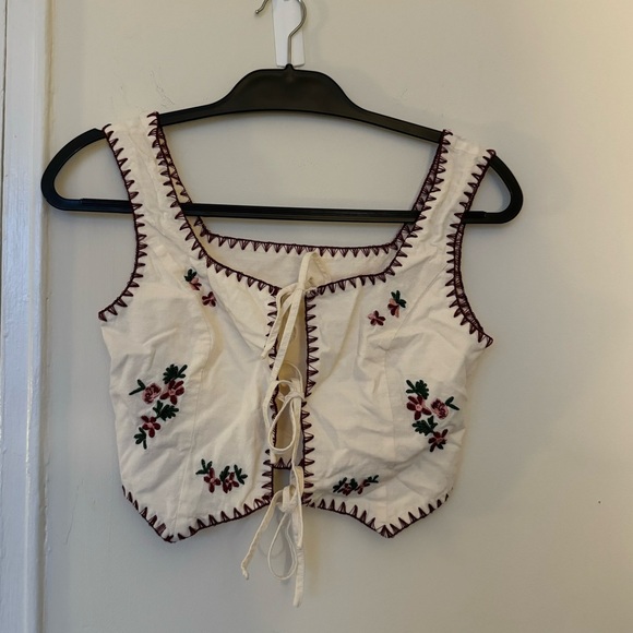 ❌ SOLD ❌ Cider Cotton-blend Square Neck Top with Floral Embroidery - Picture 4 of 7